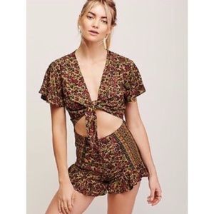 Sz. 2 Free People Surf Date Romper - PERFECT condition!!!
